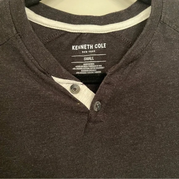 Kenneth Cole T-shirt - Picture 3 of 3